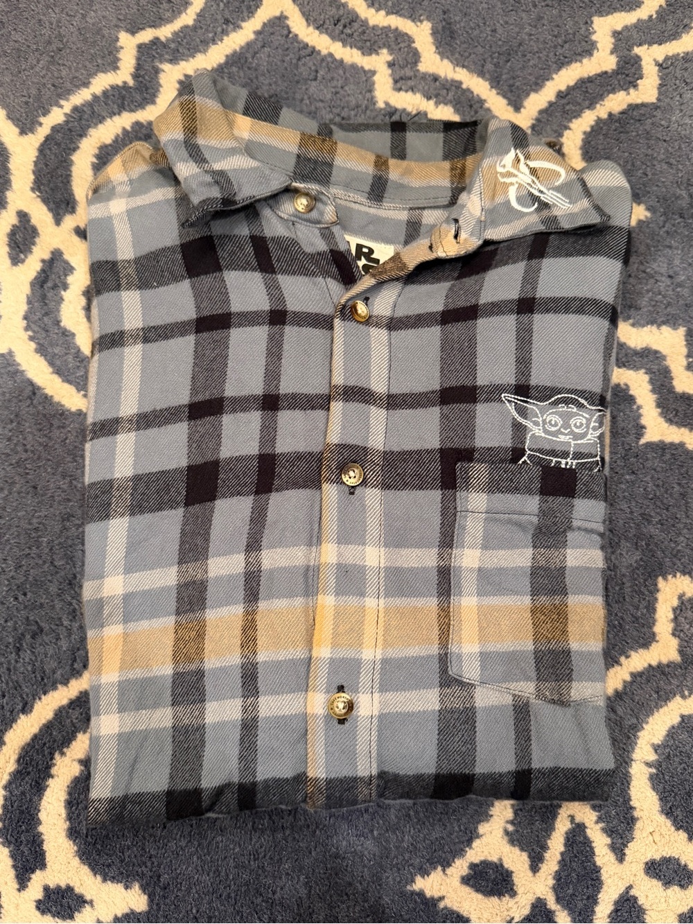 Cakeworthy Baby Yoda Flannel - Picture 4 of 8